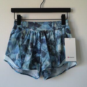 NWT LULULEMON CTSW/BLGW Blue Multi LTWT Low Rise Hotty Hot 4" Lined Shorts 4